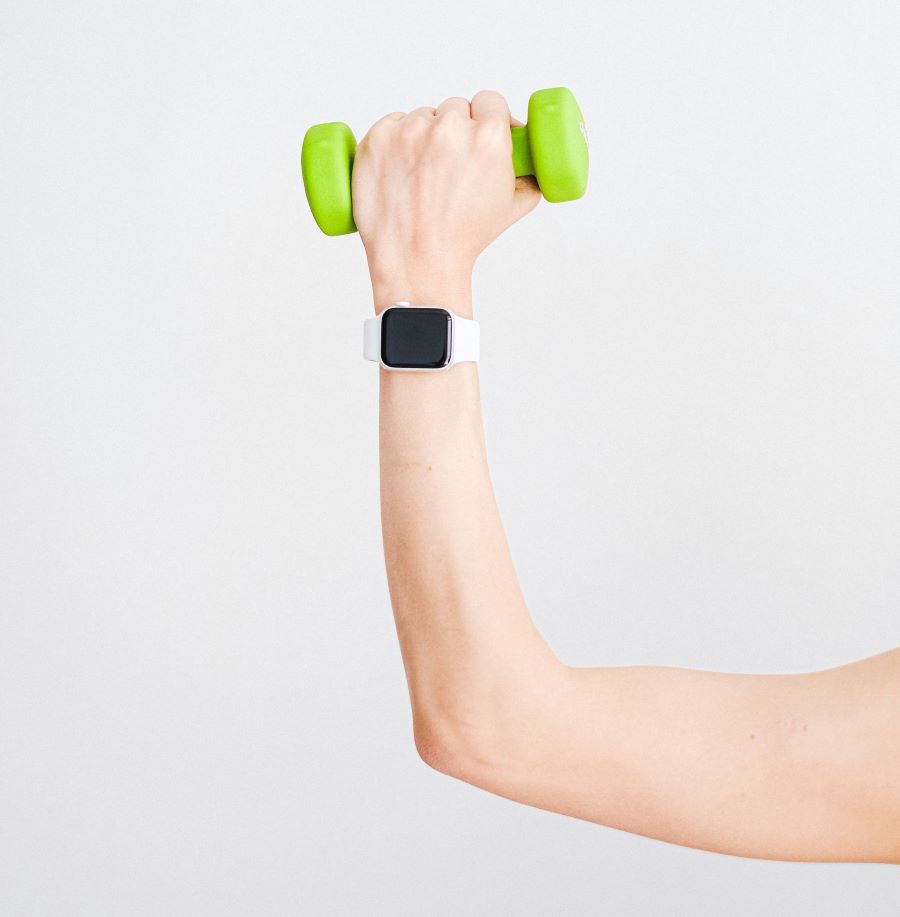 arm holding weight